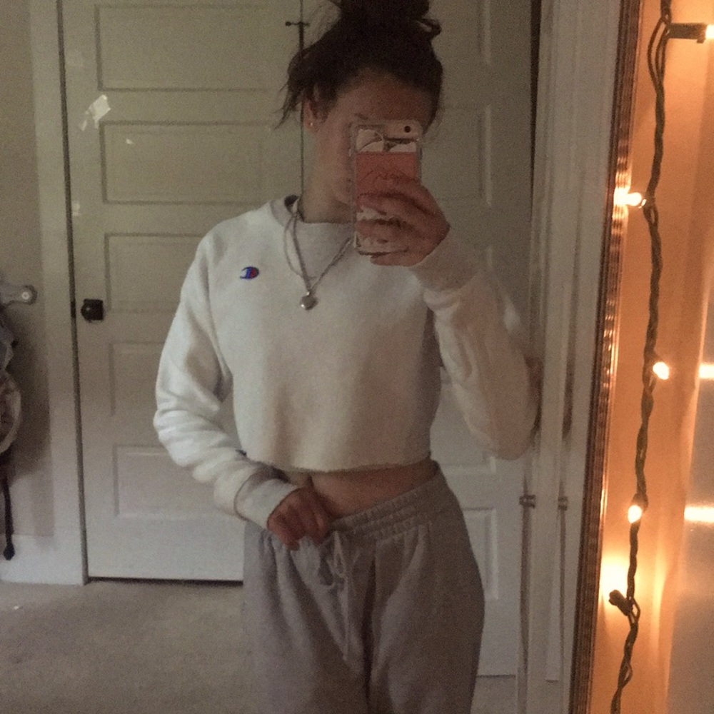 Cropped champion crew neck